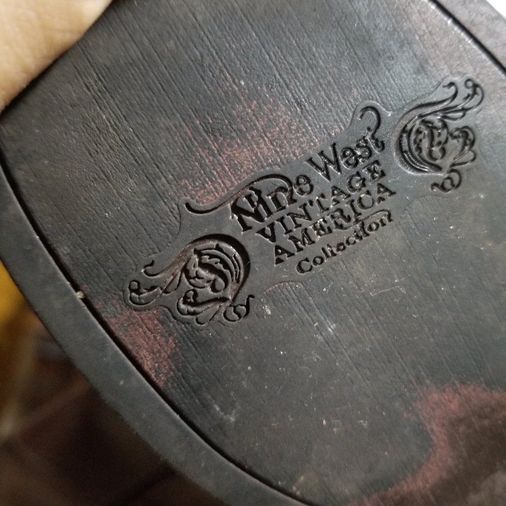 Boots - Picture 5 of 6